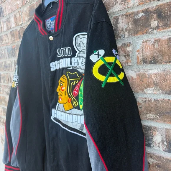 Chicago Blackhawks 2010 Stanley Cup Champions varsity jacket - Picture 4 of 12